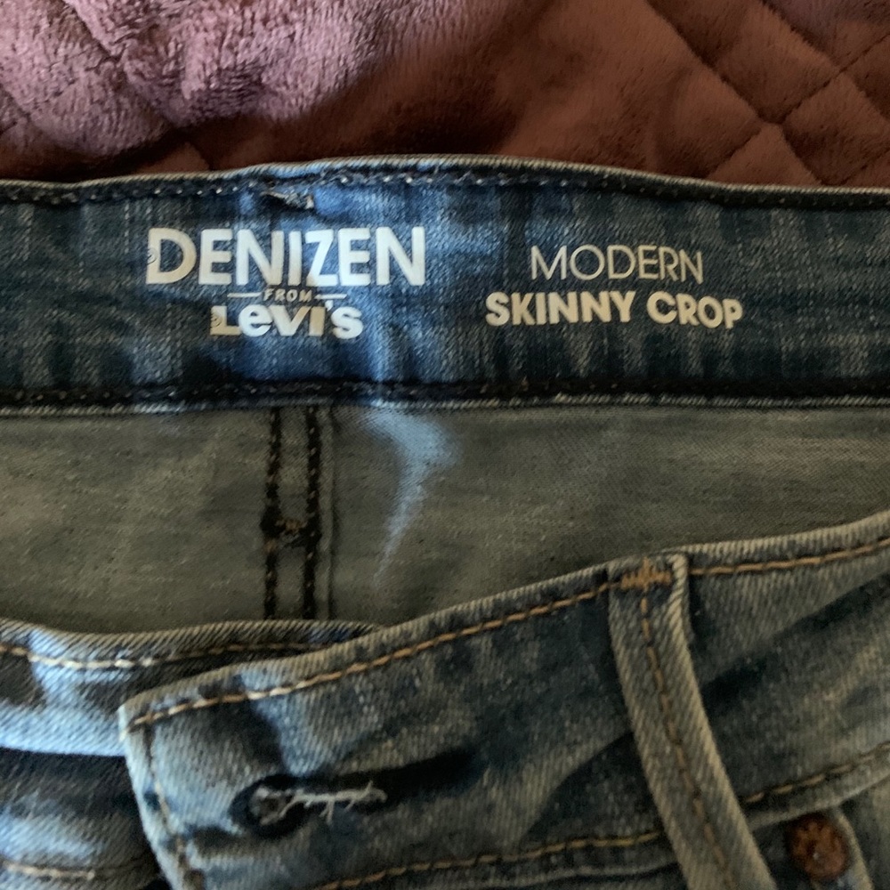 Denizen crop jeans